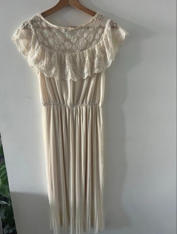 Robe à perle et dentelle