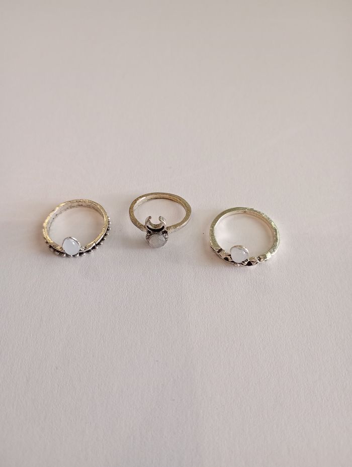 Trois bagues orteils