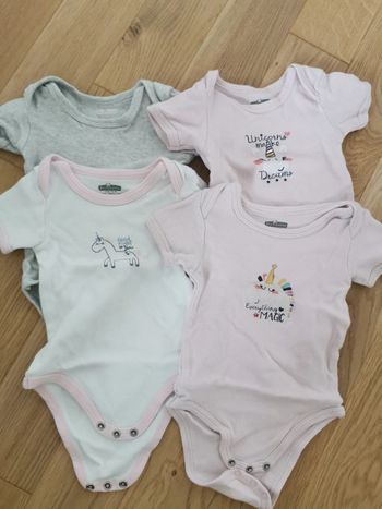 Lot de 4 bodies pommette 12 mois