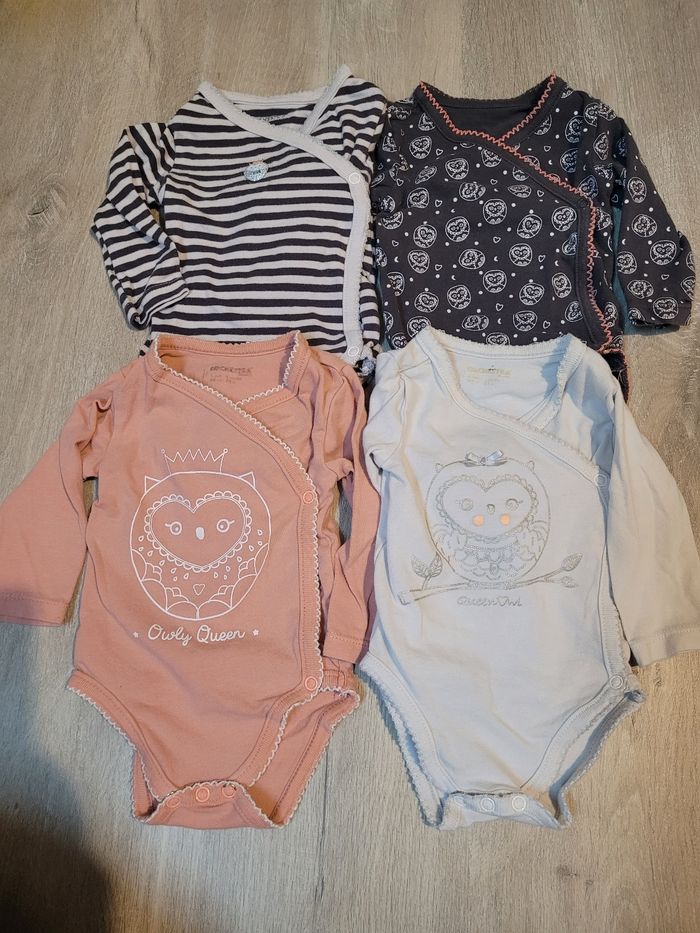 Lot bodies manches longues bébé 1 mois