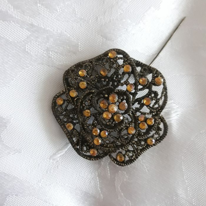 Faby27800 Broche en forme de fleur avec petites perles - photo numéro 4