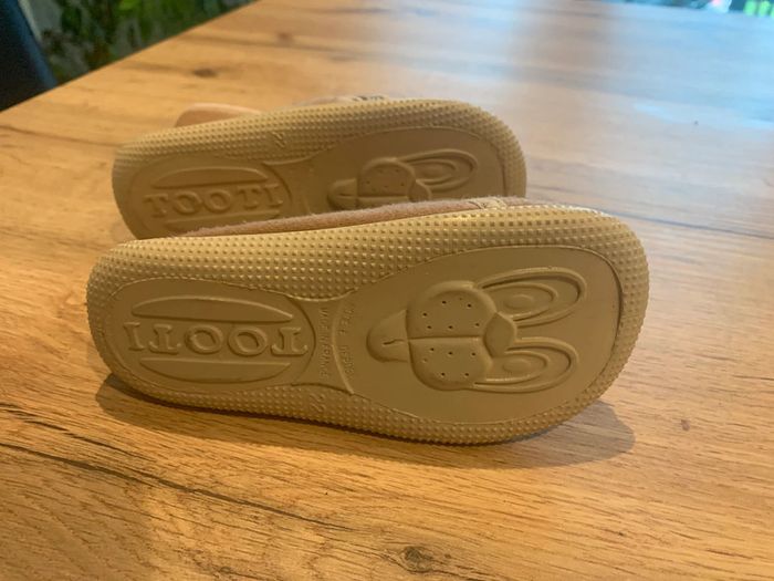 Chaussons beige pas ourson taille 22 - photo numéro 3