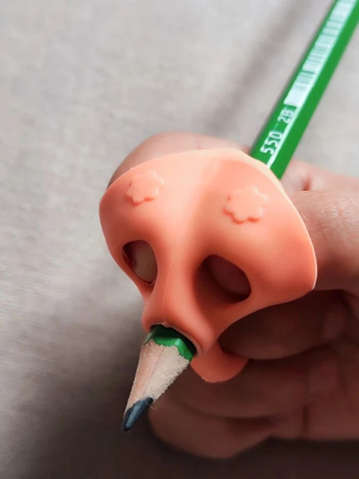 Correcteur de posture d'écriture en silicone souple - photo numéro 3