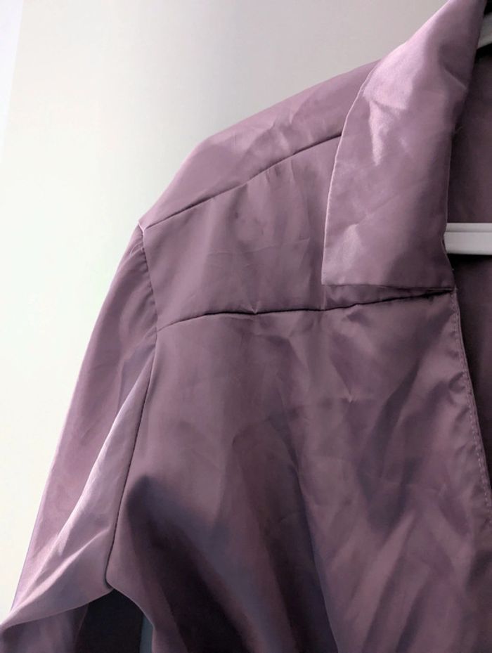 Robe longue satinée lilas - photo numéro 2