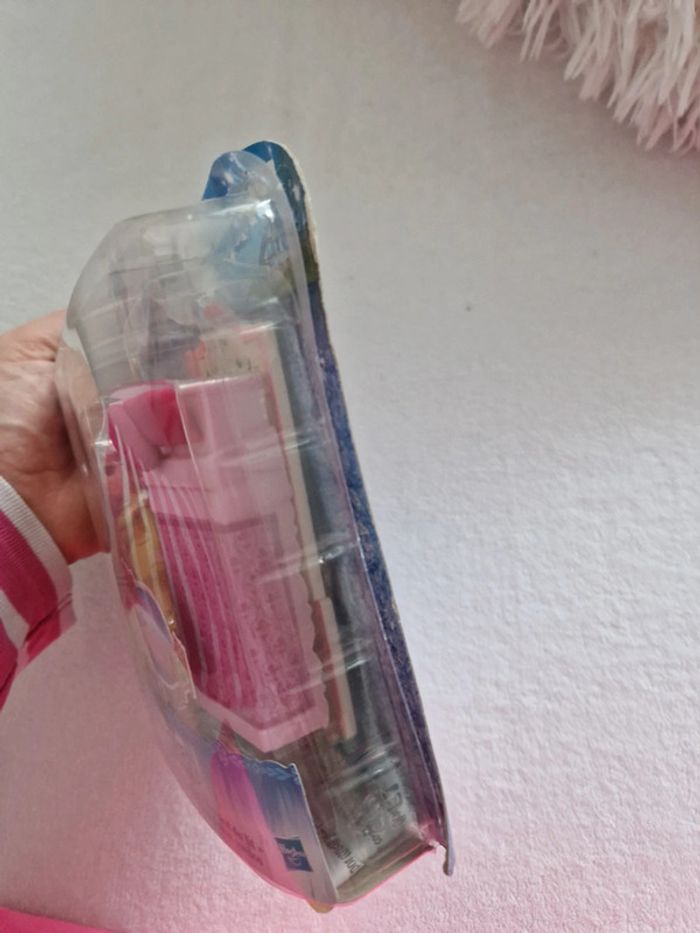 Figurine disney la reine des neiges Anna little kingdom neuf - photo numéro 2