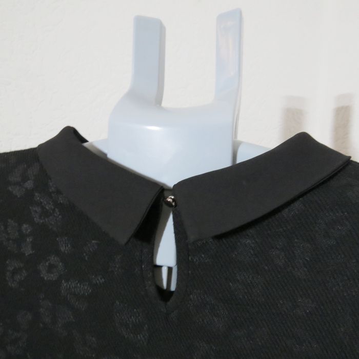 Top noir Camaïeu à col bijoux – effet léopard discret - photo numéro 5