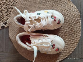 Baskets taille 24
