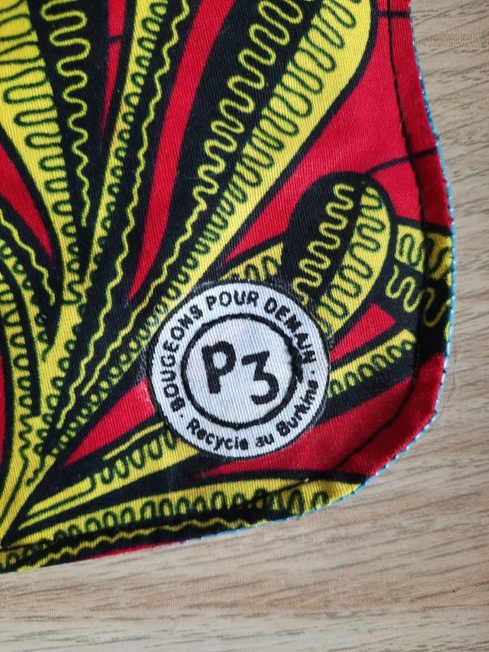 Bavoir artisanal et écologique neuf + pochette - photo numéro 4