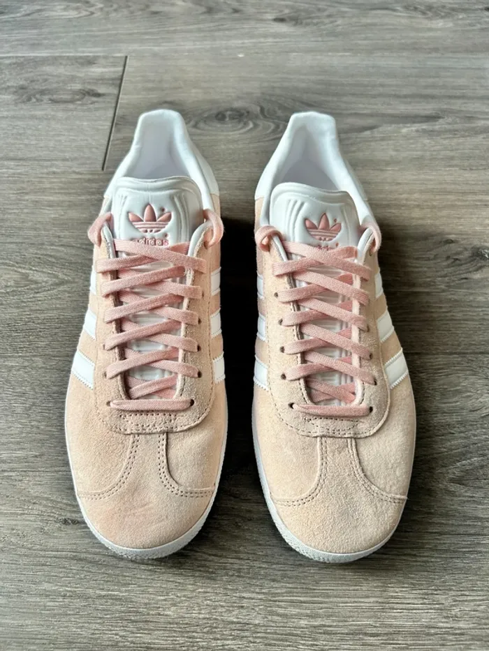 Baskets Adidas Gazelle Rose Pâle Taille 40 Neuves - photo numéro 2