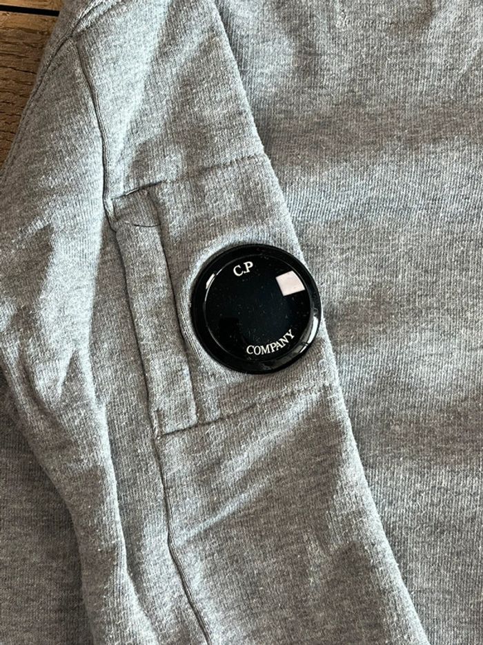 Pull/sweat gris C.P. Company - photo numéro 6