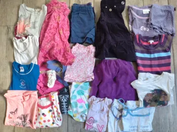 Gros lot de vêtements fille 5-6 ans + donne une ceinture