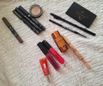 Lot de maquillage Clinique, Peggy Sage, Adopt