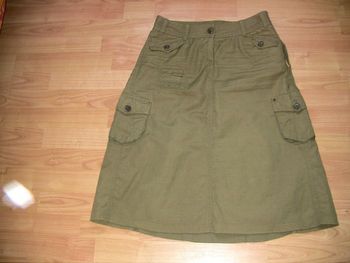 Jupe mi longue kaki Taille 40-42 MEXX (accroc rapiécé derrière)