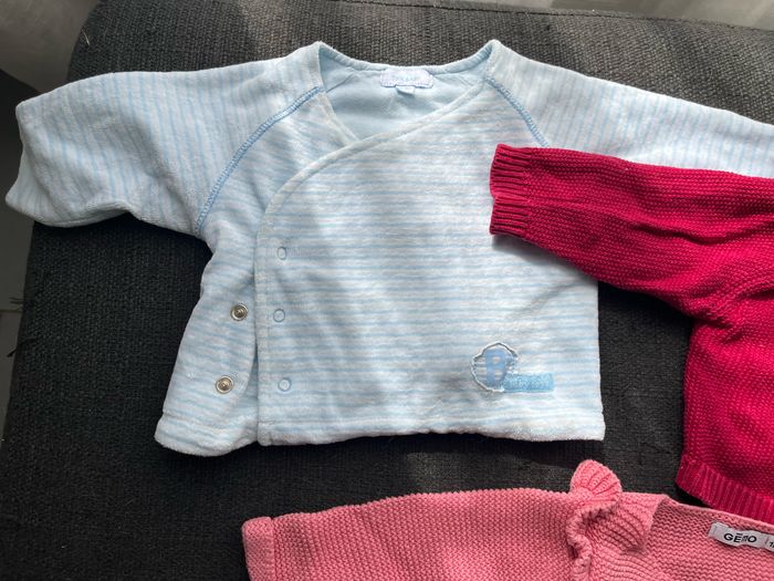 Lot gilets fille taille 1 mois - photo numéro 4