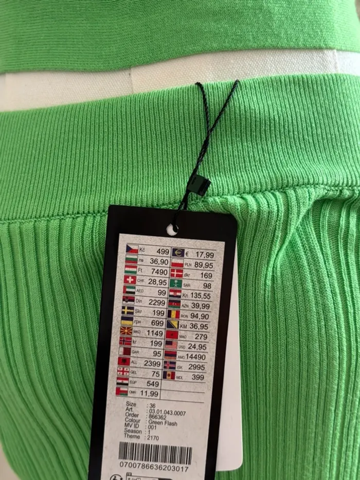 Ensemble côtelé vert vif crop top asymétrique + jupe longue – tendance Y2K - photo numéro 9