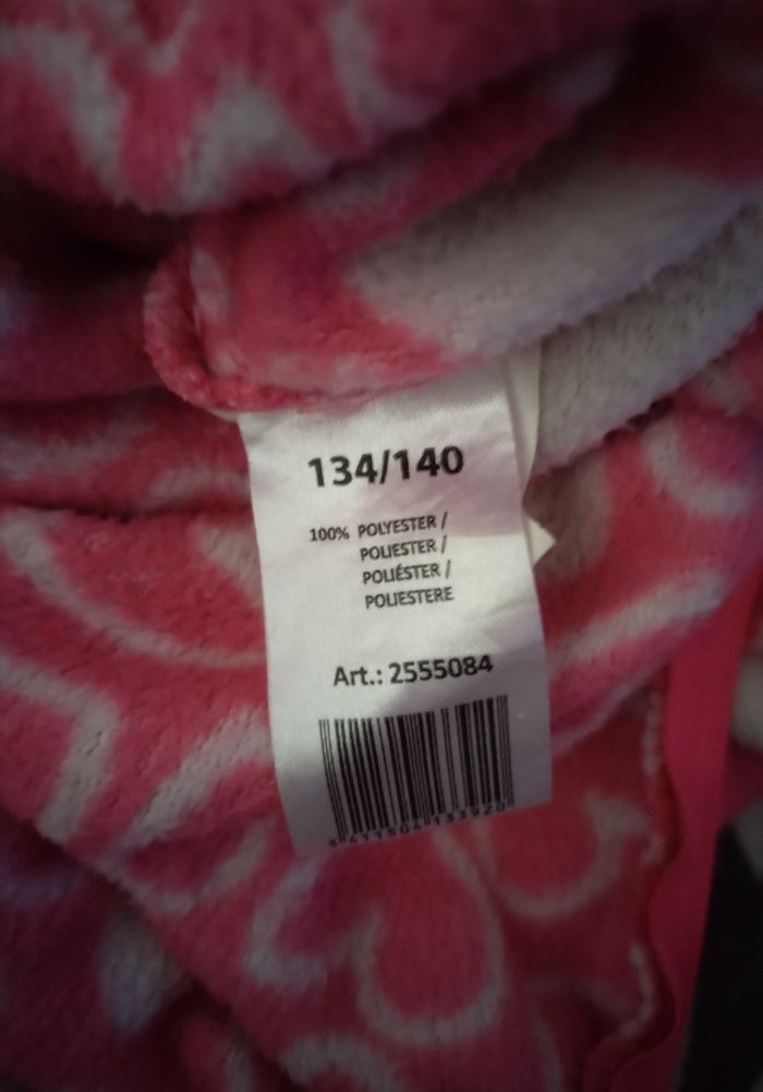 Combinaison pyjamas polaire motifs coeurs 9/10 ans en très bon état - photo numéro 7