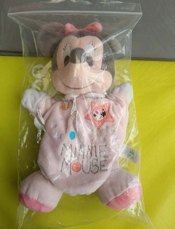 Doudou marionnette Minnie neuf