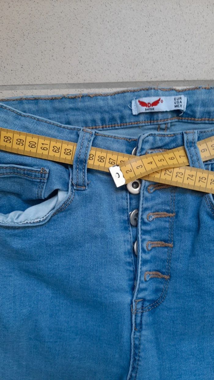 Jean troué femme taille 38 peux convenir 36 - photo numéro 9