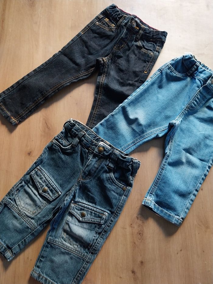 Lot pantalons jeans 2 ans