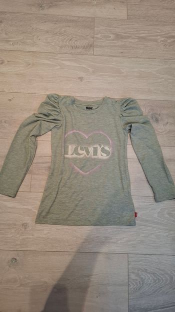 Levi's- T-shirt longues manches- 8ans- très bon état