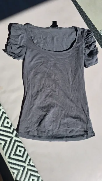 Top gris h&m taille 36 manches ballons