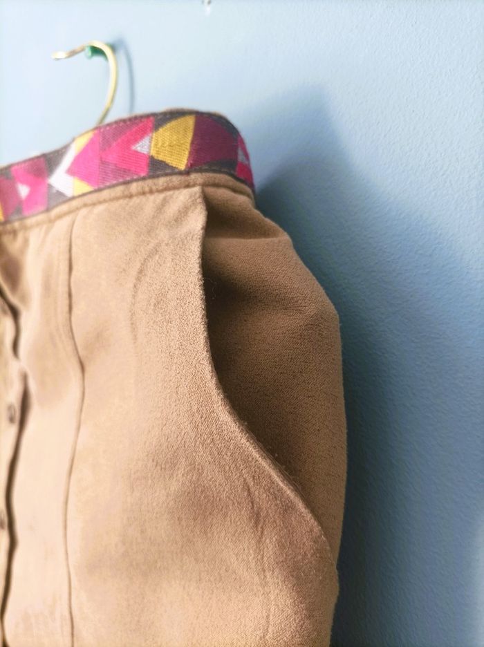 Jupe Fille Catimini 12 ans Daim beige camel ceinture imprimée TBE - photo numéro 3