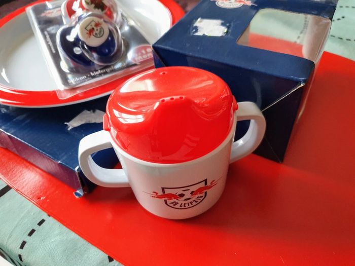 Assiette tétines et gobelet - photo numéro 3