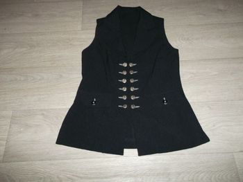 Veste sans manches boutons très originaux taille 38 TBE