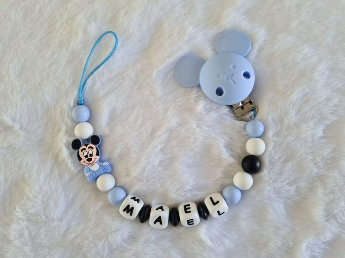 Attache sucette personnalisé en silicone mickey