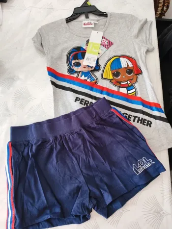 Ensemble short et t shirt neuf 10 ans