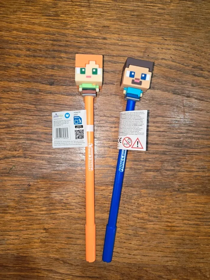 Lot de 2 bics Minecraft neufs