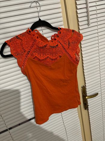 The shirt à dentelle