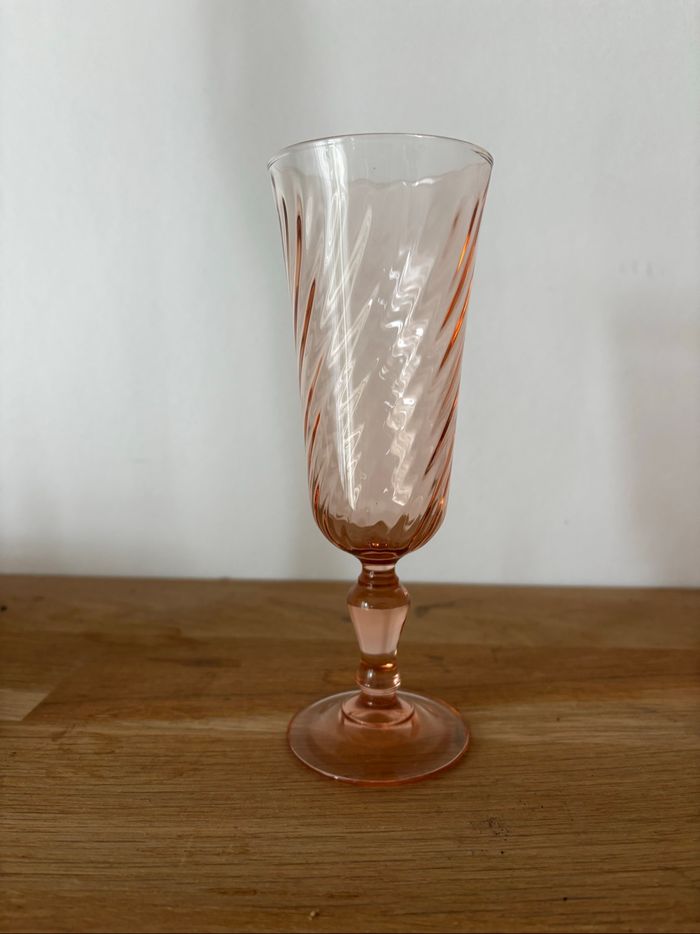 Vintage lot de 4 flûtes à champagne Luminarc Rosaline - photo numéro 2