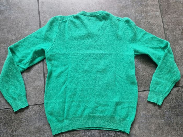 Pull Benetton taille M sur l'étiquette Mais taille plutôt S - photo numéro 4