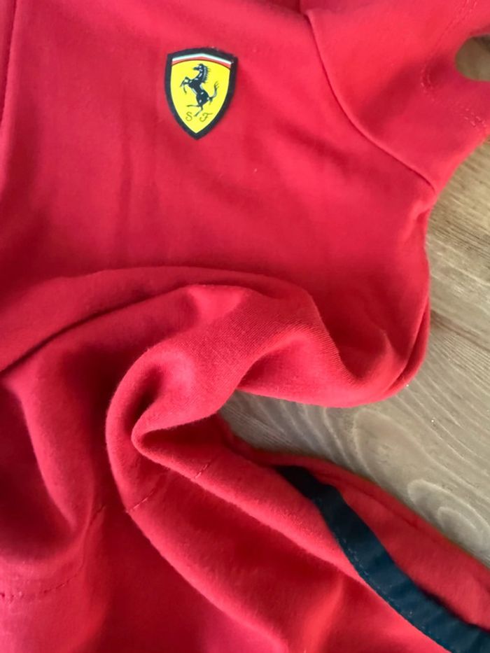 Robe Ferrari 7/8 ans - photo numéro 2