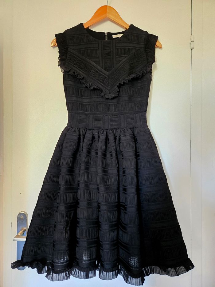 Superbe robe style patineuse Maje