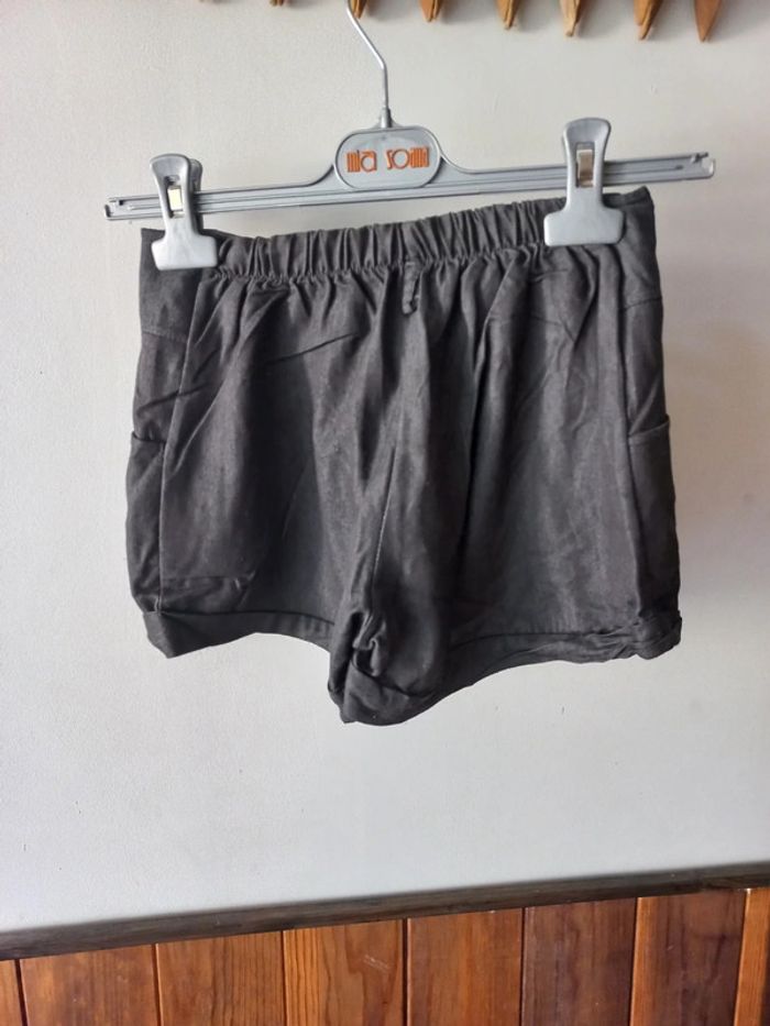 Short gris léger - photo numéro 2