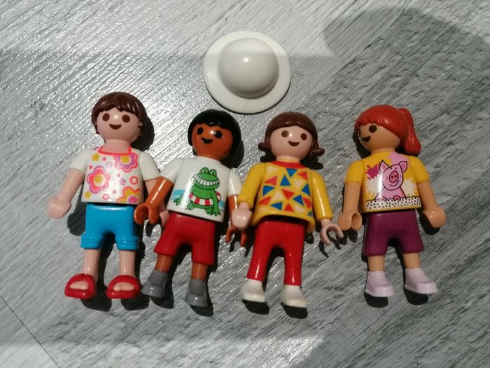 Lot 4 Playmobil enfants 👧🏻 - photo numéro 2