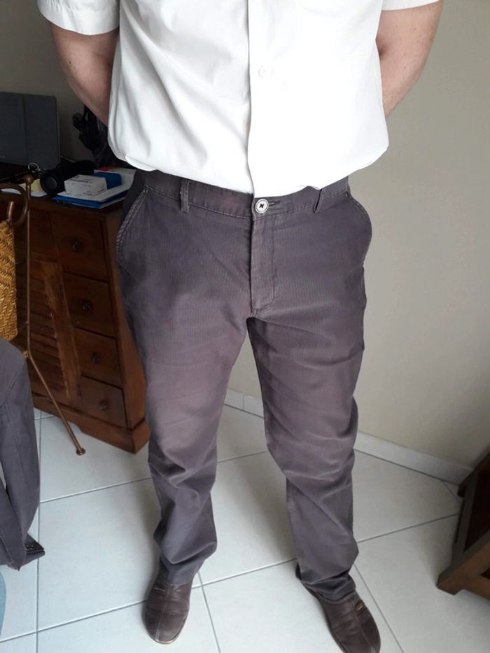 Costume Costume Armand Thiery
Veste taille XL
Pantalon taille 46
T - photo numéro 3