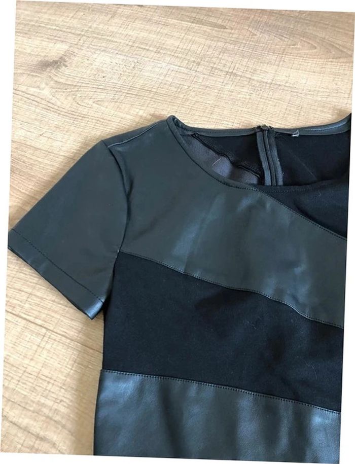 Robe noire à manches courtes avec simili cuir Only taille 38 TBE (taille petit) - photo numéro 14