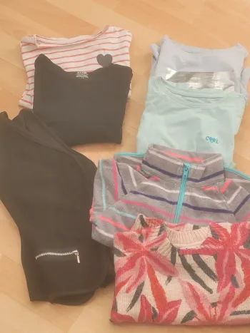 Lot vêtements 6ans fille thsirt,pull,veste