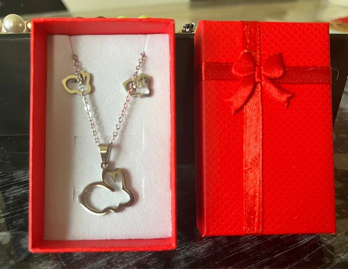 Collier et boucle d’oreille lapin acier inoxydable