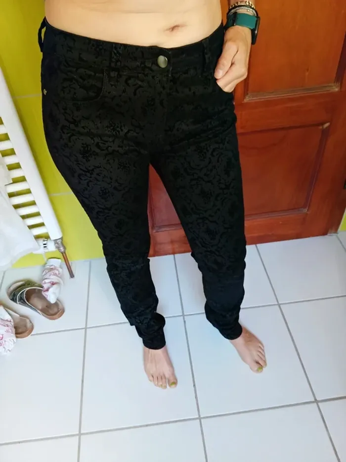 Pantalon femme noir motif baroque - photo numéro 2