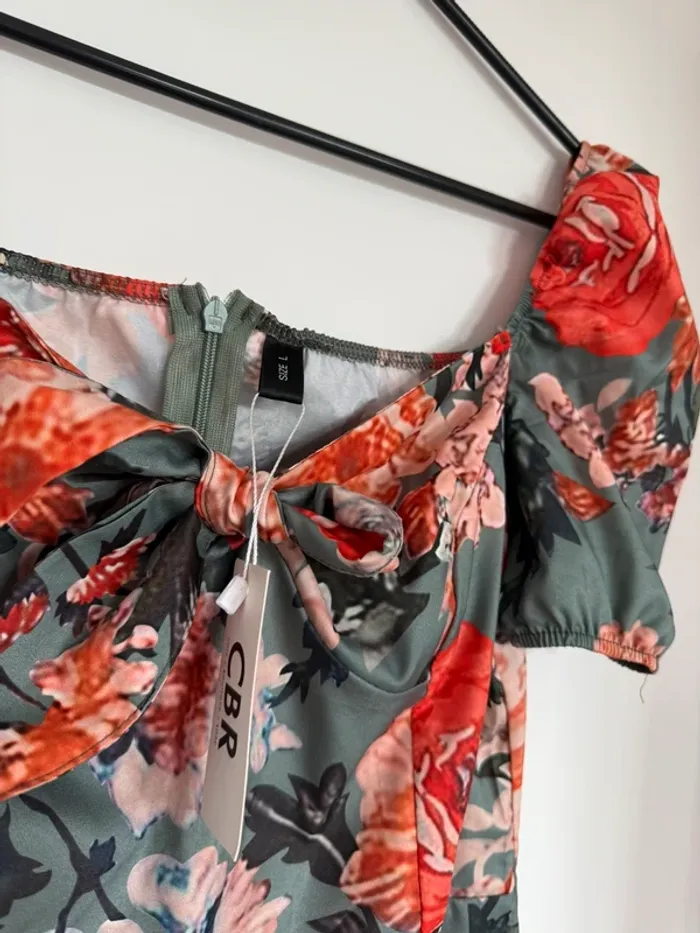 Magnifique robe fleurie neuve L/40 - photo numéro 2