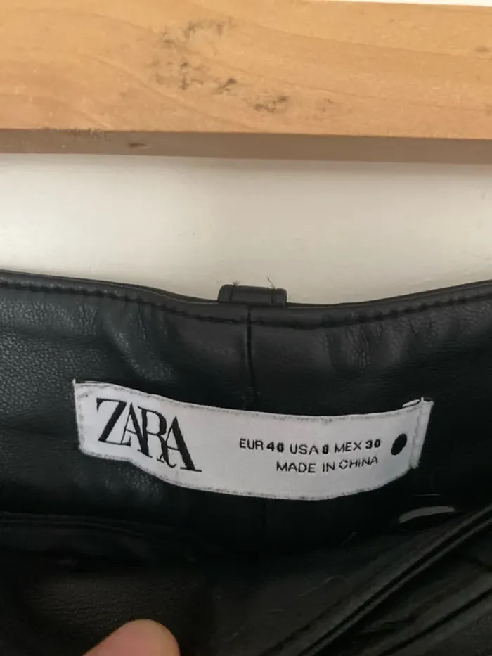 Pantalon droit simili cuir Zara taille 40 - photo numéro 10