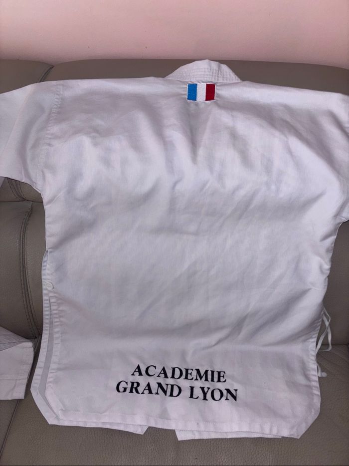 Tenue de takwondo comme neuve +ceinture jaune - photo numéro 6
