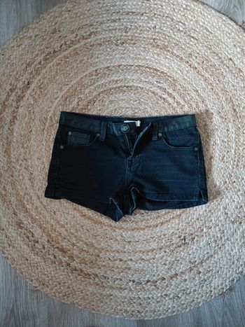 Short jean noir