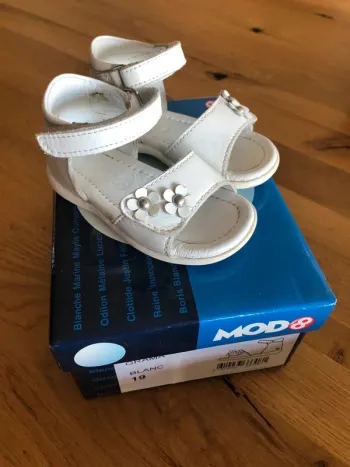 Sandales premiers pas en cuir MOD8 pointure 19