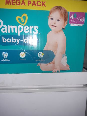 Couche pampers T4 +