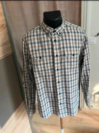 chemise à carreaux